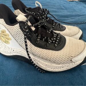 Curry Under Armour Cream and Black Kids Sneakers with Speckled Midsole
